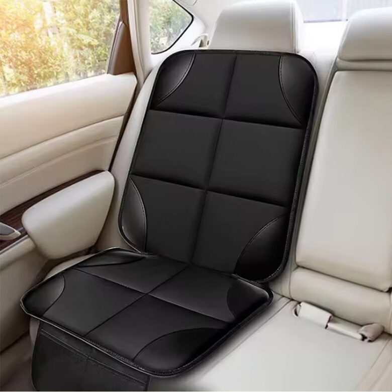 Uždangalas po automobiline kėdute