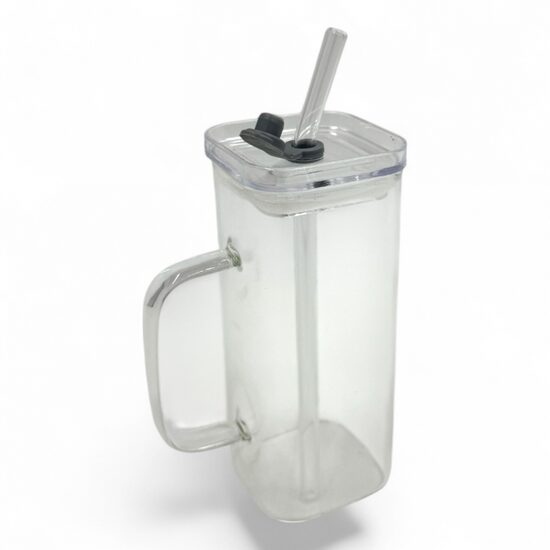 Stiklinis puodelis su šiaudeliu