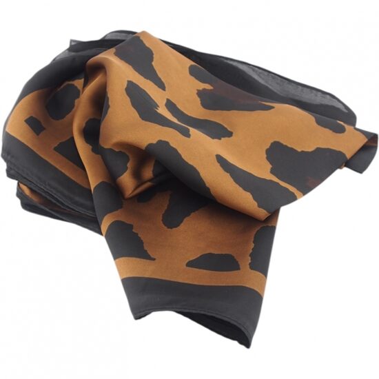 Skarelė su leopardo raštu